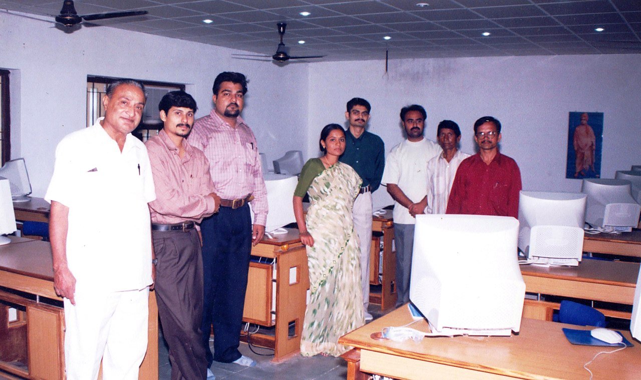 Computer science lab representing the launch of dedicated computer education
